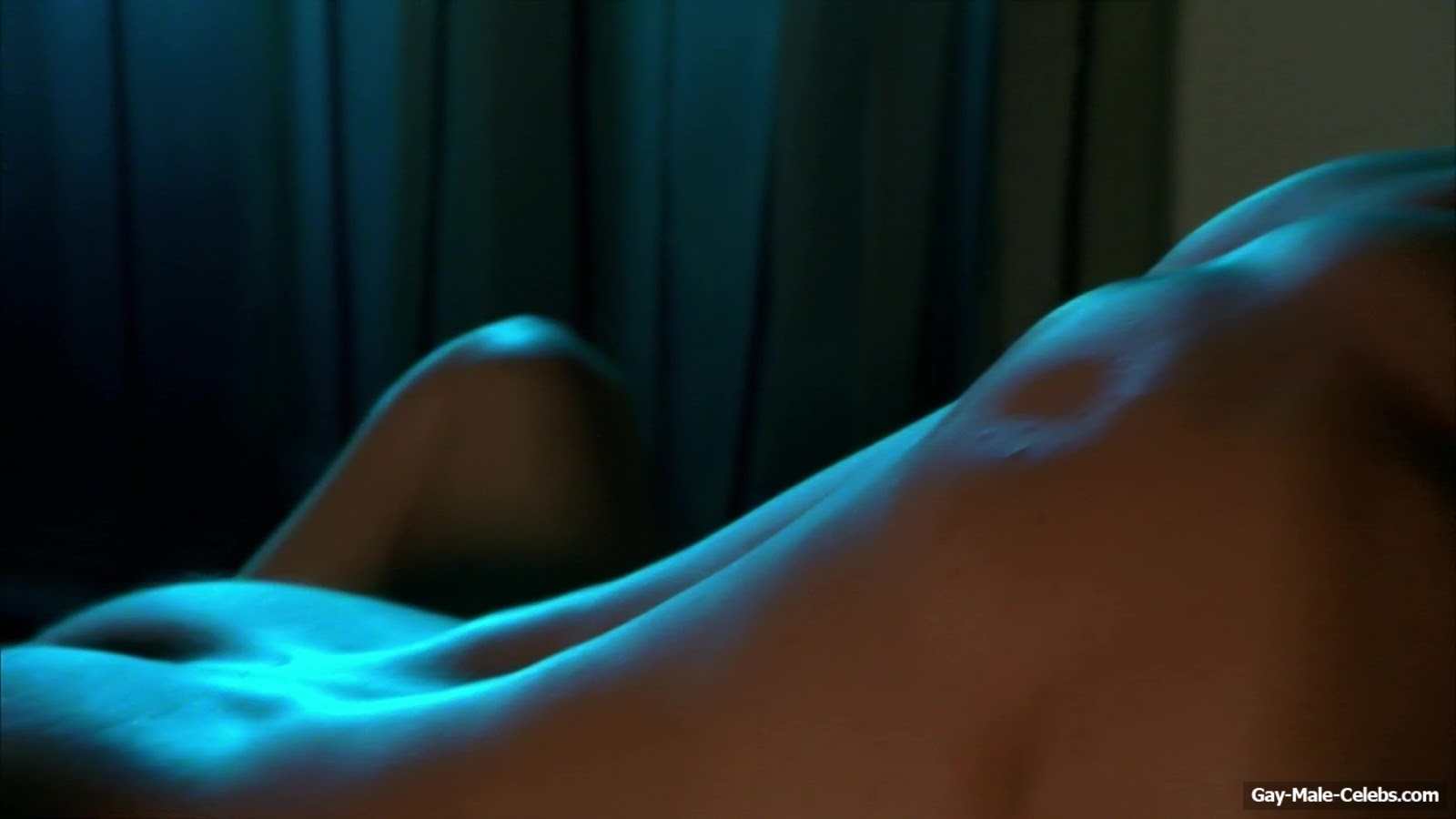 Dustin Clare Bare Butt in Satisfaction - Gay-Male-Celebs.com