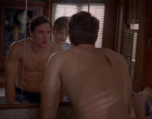 Alexander Dreymon Shirtless