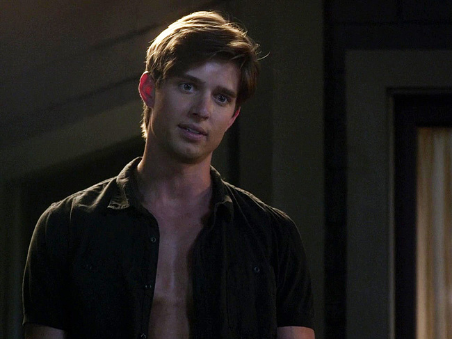 Drew Van Acker nude