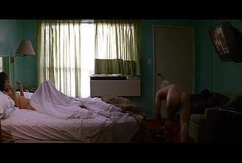 Emile Hirsch shirtless