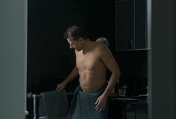 Ioan Gruffudd shirtless