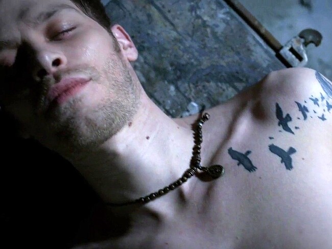 Joseph Morgan nude