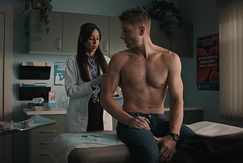 Justin Hartley nudity