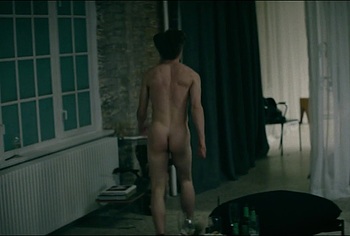 Louis Hofmann male celeb nude