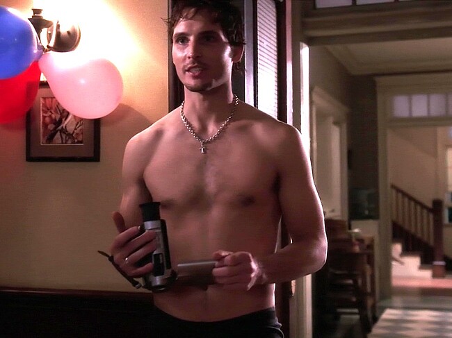 Peter Facinelli shirtless