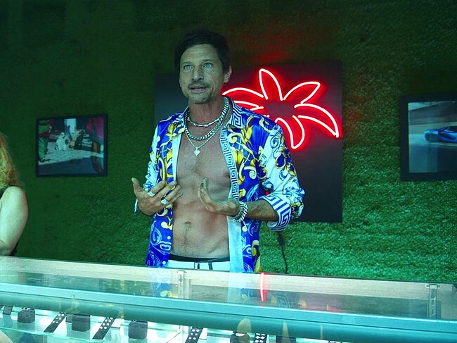 Simon Rex shirtless