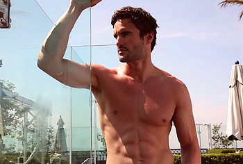 Thom Evans chest