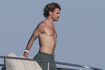 Antoine Griezmann shirtless