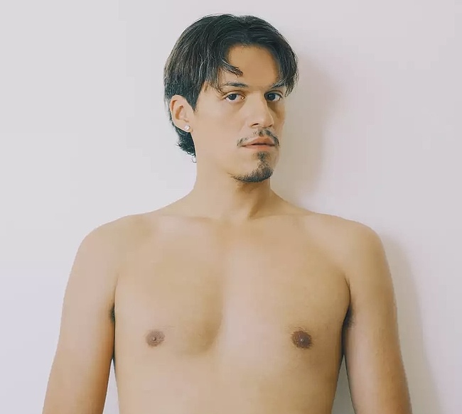 Omar Apollo naked torso