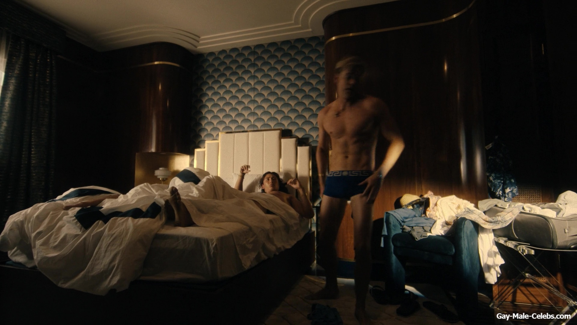 Chord Overstreet Shirtless &amp; Bulge Cock Scenes in Doctor Odyssey