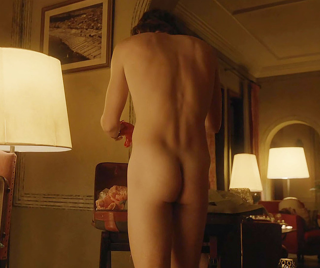 Louis Partridge nude ass