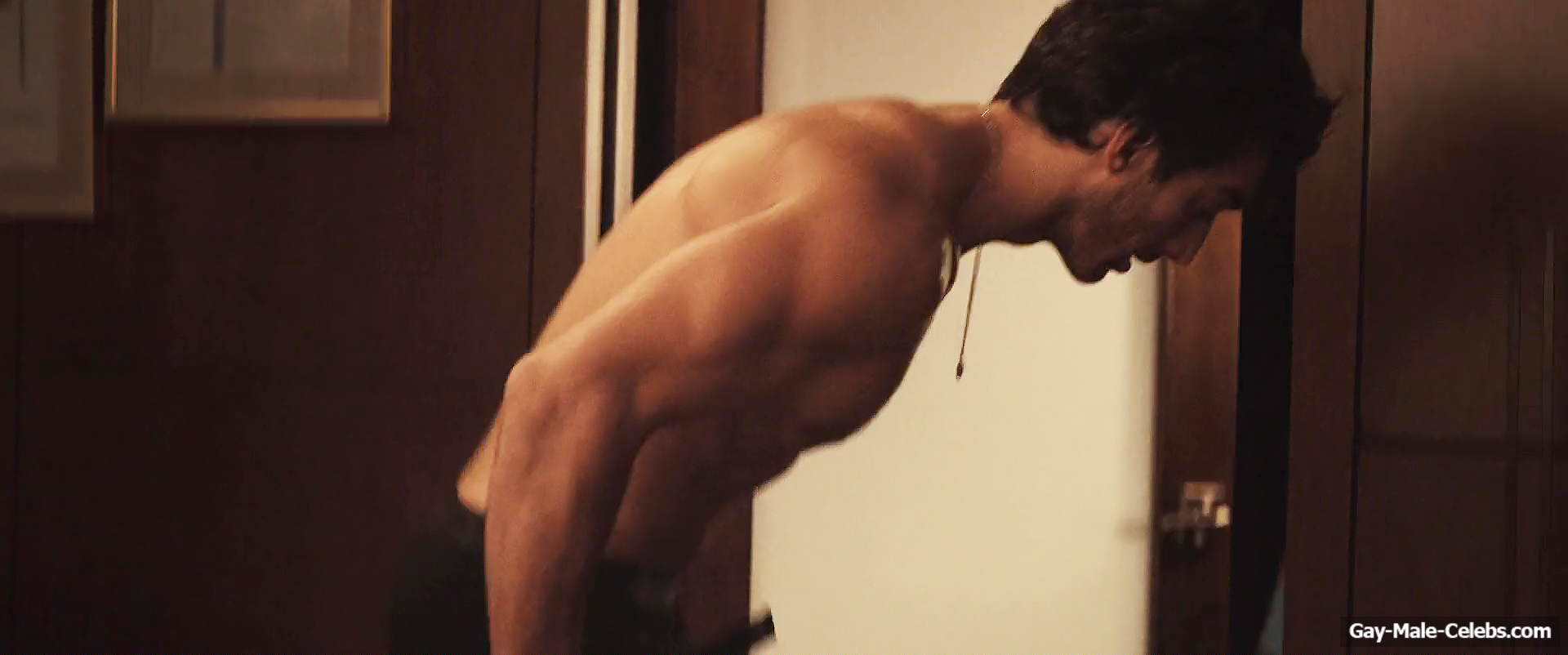 Justin Baldoni Nude Torso &amp; Underwear Scenes in It Ends with Us