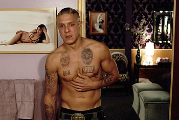 Theo Rossi nudity