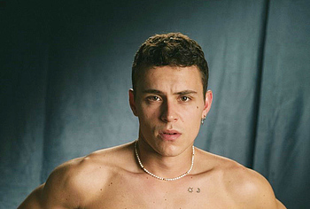 Aron Piper hot