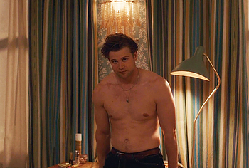 Leo Woodall nude