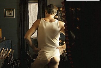 Vincent Cassel bare butt