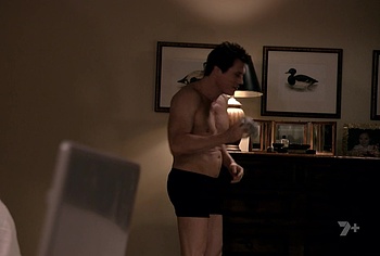 Holt McCallany  torso
