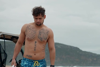 Kyle Shilling sexy