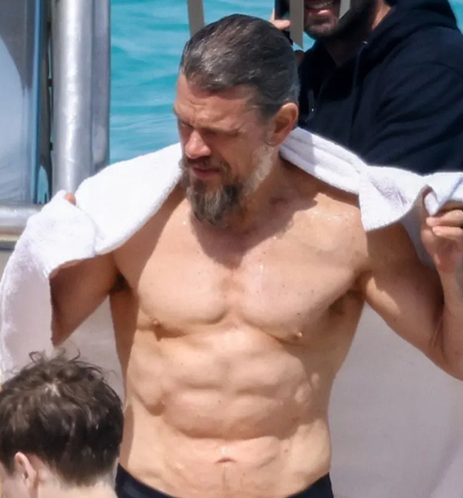 Matt Damon nude
