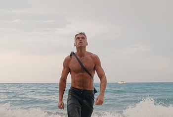 Richard Madden shirtless