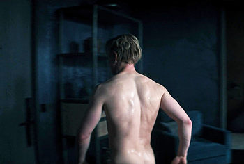 Freddie Fox sexy