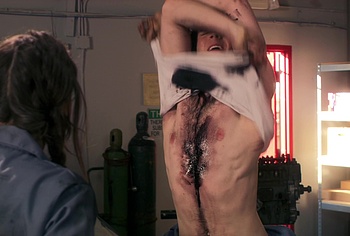 Ethan Peck shirtless in 10 Things I Hate About You hot