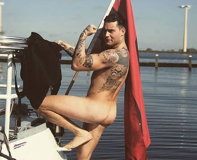 Bob Douwe nude public