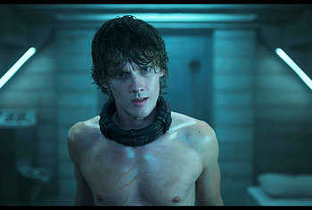 Hunter Doohan shirtless