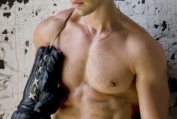 Austin Butler cock bulge