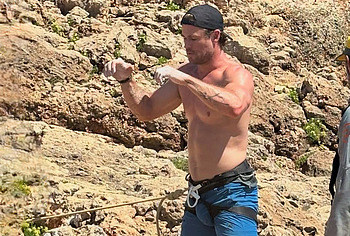 Chris Hemsworth oops