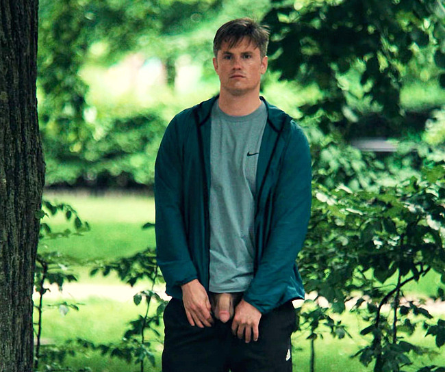 Magnus Lennartsson frontal nude