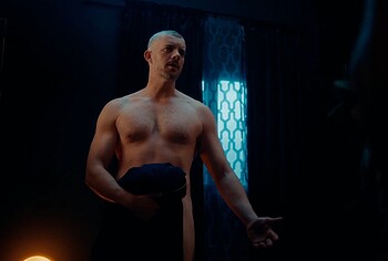 Russell Tovey nudity