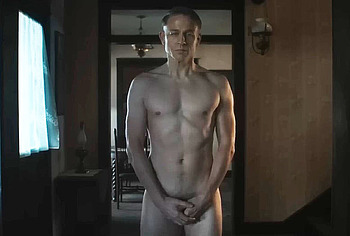 Charlie Hunnam frontal nude