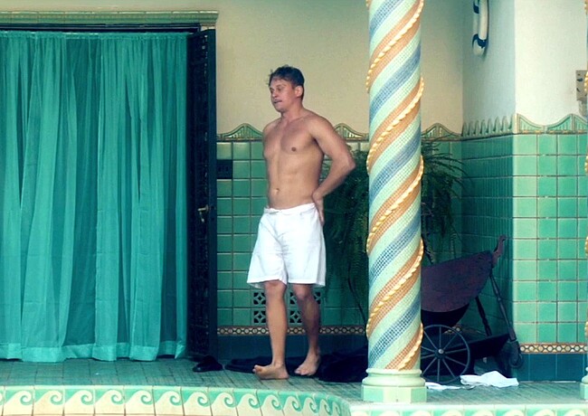 Billy Magnussen torso