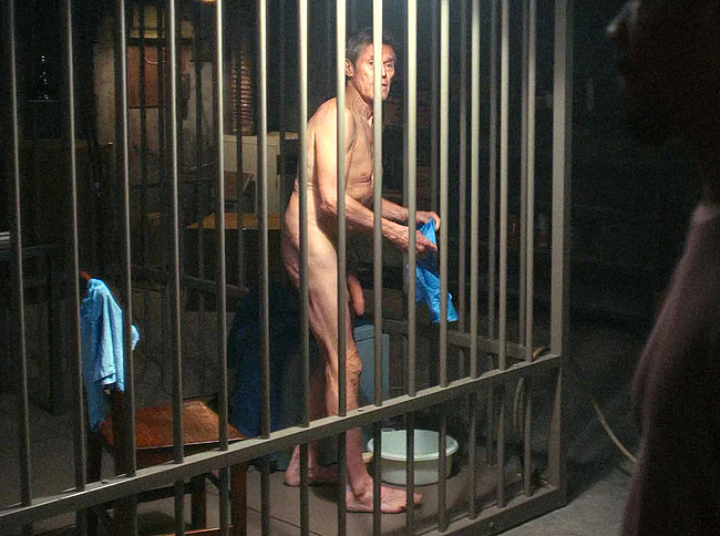 Willem Dafoe monster nude cock