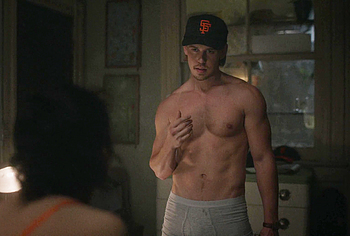 Austin Butler nude in Caught Stealing