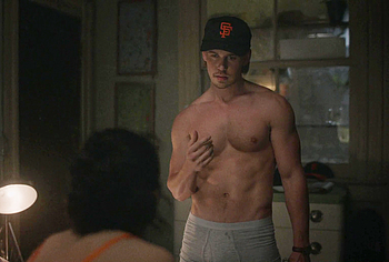 Austin Butler nude in Caught Stealing