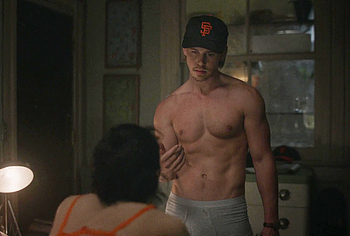 Austin Butler nude in Caught Stealing