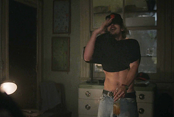 Austin Butler nude in Caught Stealing