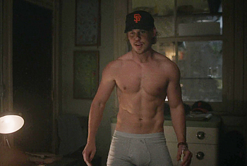 Austin Butler nude in Caught Stealing