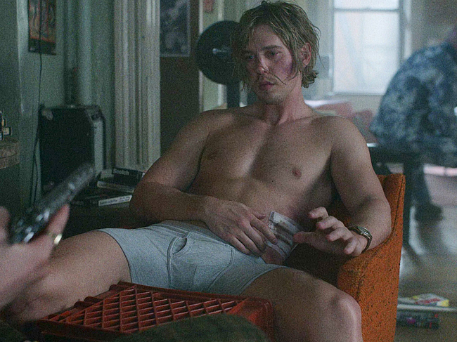Austin Butler penis bulge