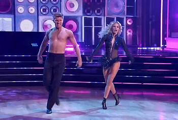 Robert Irwin striptease in DWTS