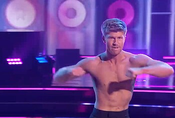 Robert Irwin striptease in DWTS