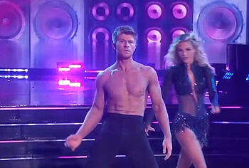 Robert Irwin striptease in DWTS