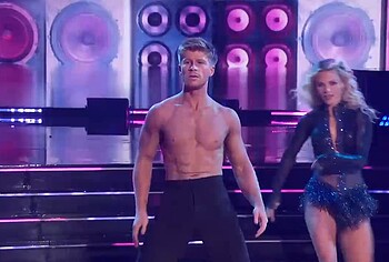 Robert Irwin striptease in DWTS