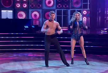 Robert Irwin striptease in DWTS