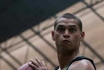 Tyriq Withers shirtless and bulge pics