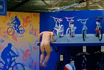 Channing Tatum nude in Roofman