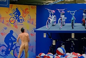 Channing Tatum nude in Roofman