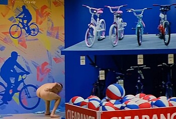 Channing Tatum nude in Roofman